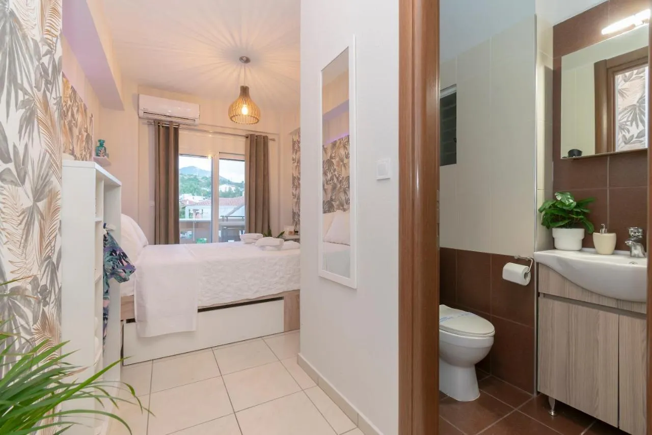 דירות נאוס מרמרס Koper House - Cozy & Tropical Oasis Steps From The Center